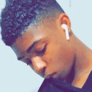 Meet your Posher, Devin